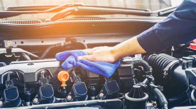 Cara Bersihkan Mesin Mobil