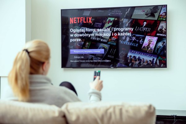 Cara Download Netflix di Smart TV yang Benar dan Mudah🌿