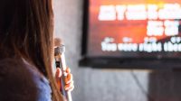 Cara Karaoke di Smart TV